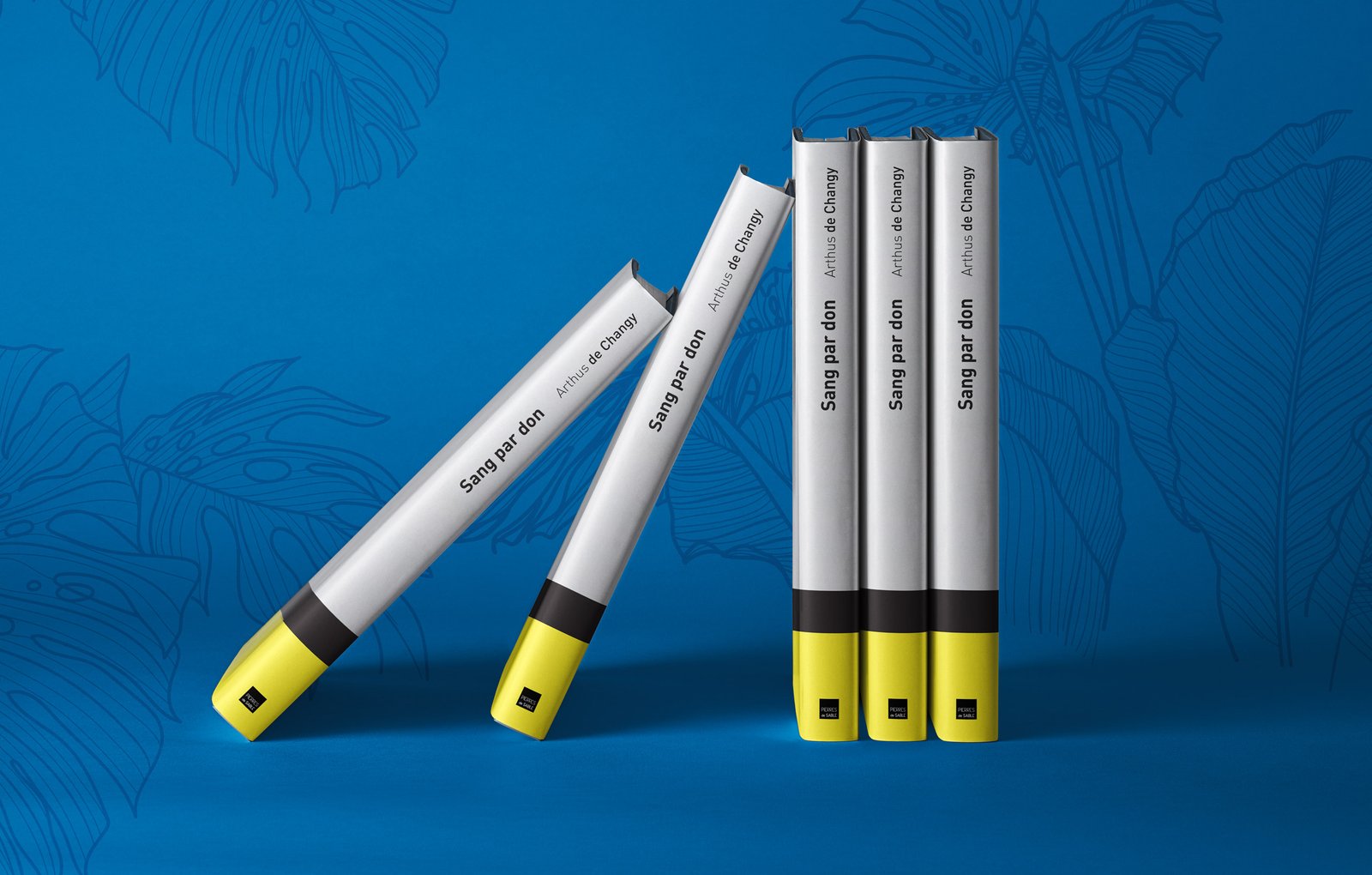 Livres présentés sur la tranche